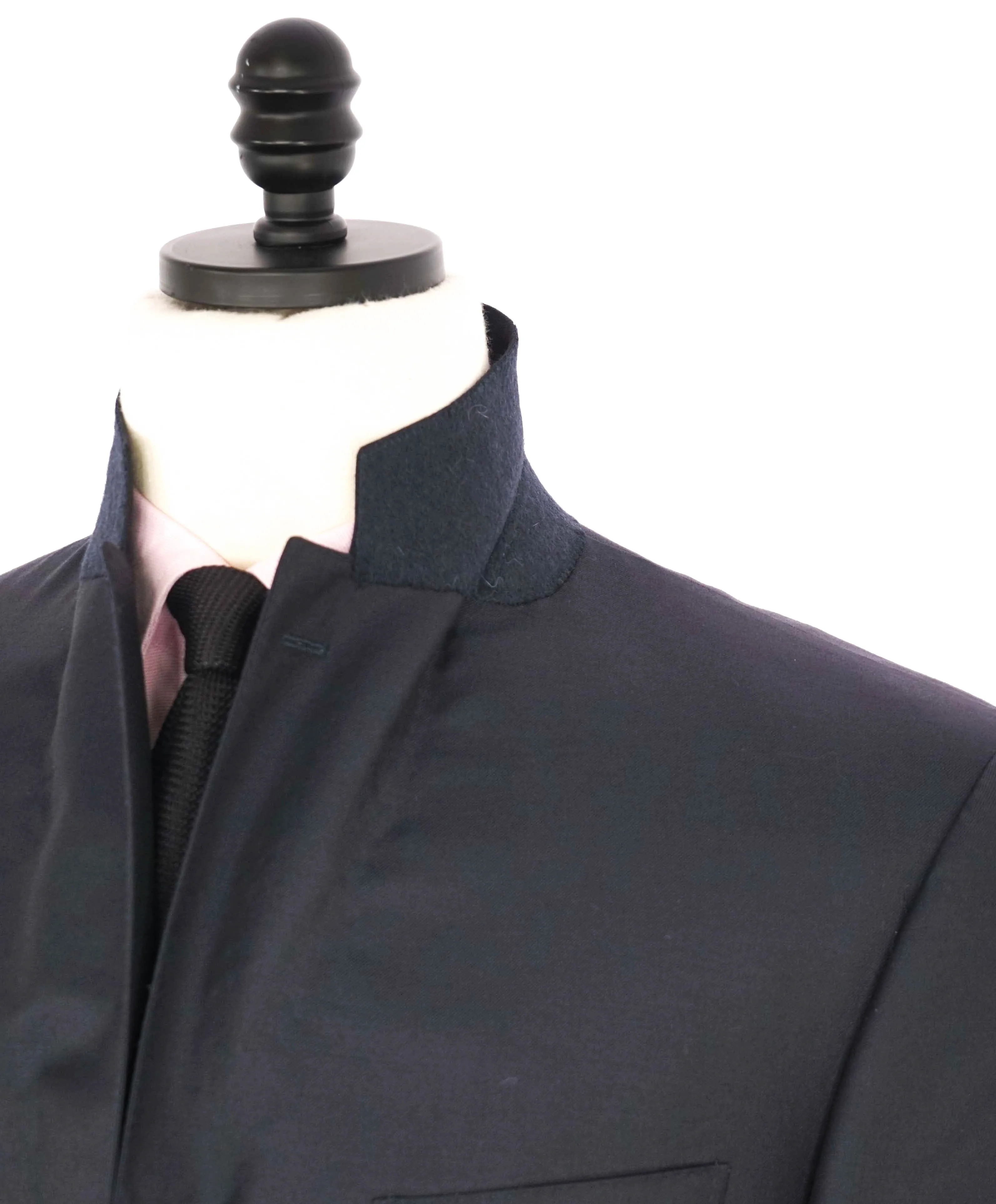 $1,795 CANALI - *CLOSET STAPLE*  Solid Navy Blue Notch Lapel Blazer - 46L US
