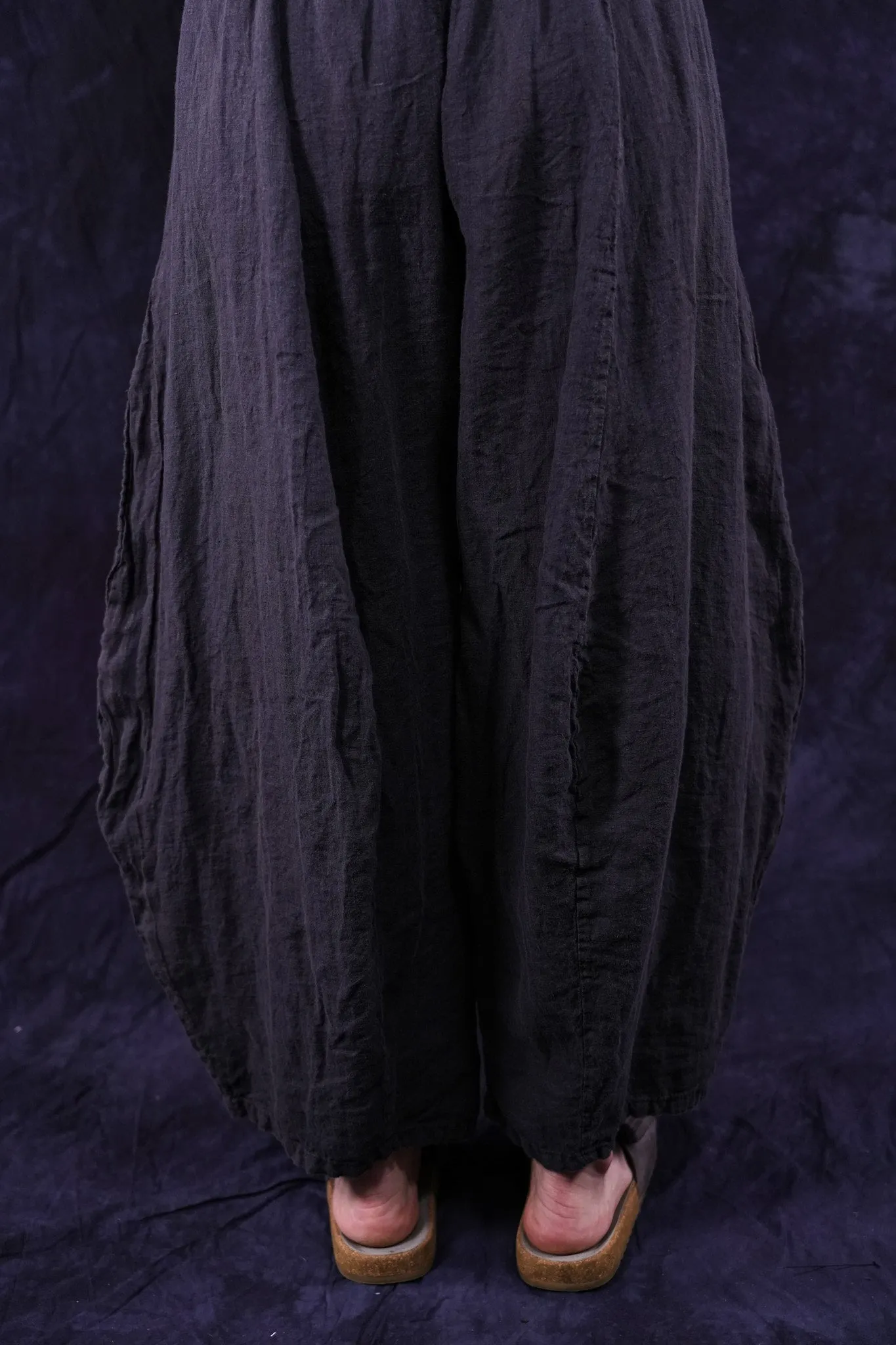 3240 Mini Stripe Linen Mojo Black Sand