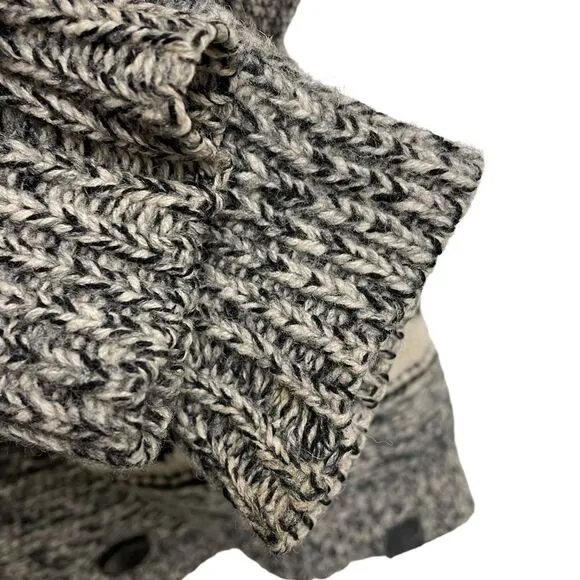 ARITZIA Tna Sea To Sky Lambswool Button Front Cardigan Sweater Gray Cream S