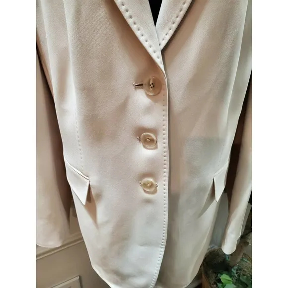Bloomingdales Basler Women Cream Polyester Long Sleeve Single Breasted Blazer 50