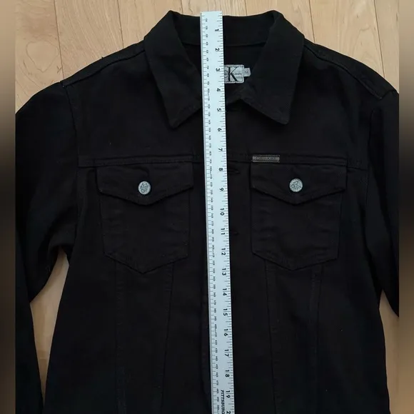 Calvin Klein Cropped Fitted Black Denim Jacket