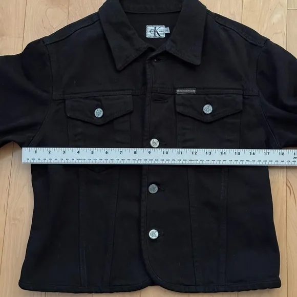 Calvin Klein Cropped Fitted Black Denim Jacket