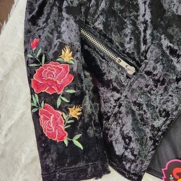 Disney Coco Moto Jacket Black Velvet Velour Embroidered Red Rose Juniors S