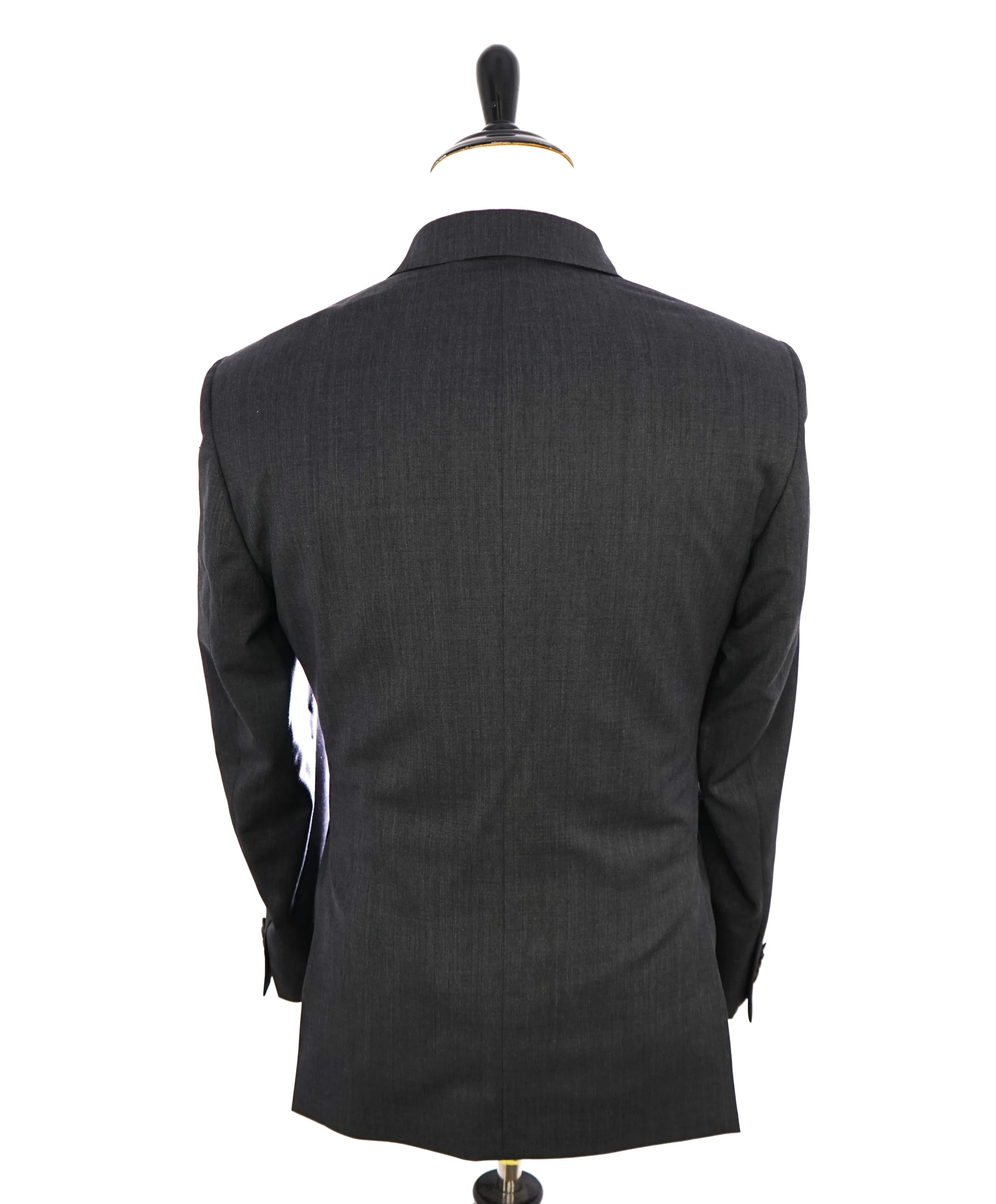 ERMENEGILDO ZEGNA - "TAILORED FIT" SAKS FIFTH AVENUE *SILK* Gray Suit - 38R 34W