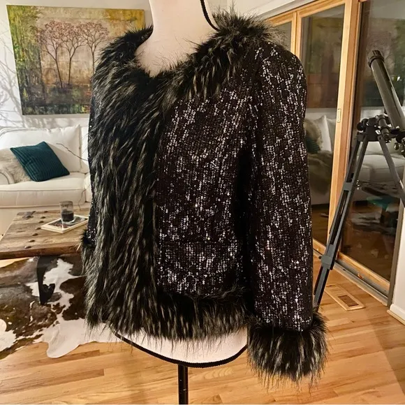 GIAMBATISSTA VALLI — Gorgeous little sequin &amp; Faux fur cropped jacket♥️PARTY !❤️