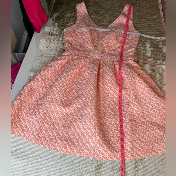 GUESS Pink &amp; White Fit &amp; Flare Cutout Dress NWT ‘Sweet Thang’ | Size Small