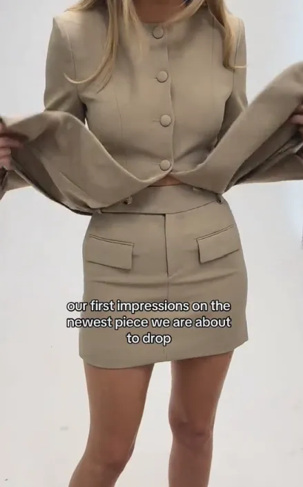 Long sleeve front button suit   short skirt suit