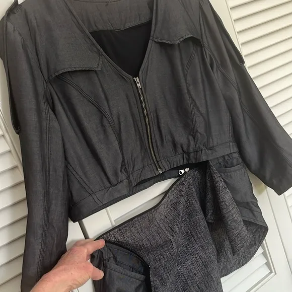 Lululemon‎ Tranquility Jacket Gray Approx. Size 10