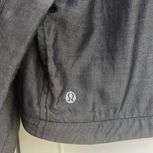 Lululemon‎ Tranquility Jacket Gray Approx. Size 10