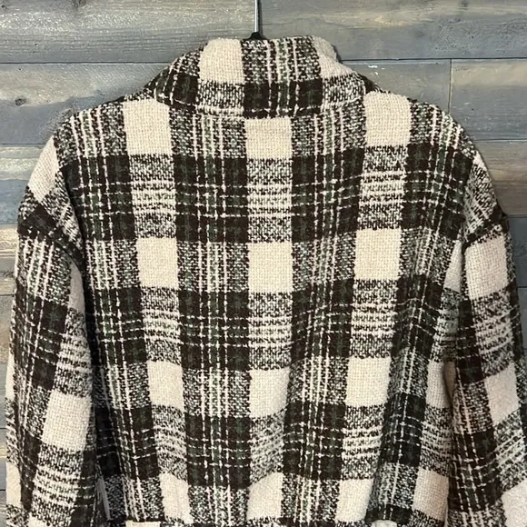New All in Favor Plaid Crop Jacket Women’s Size Large in Chestnut Plaid