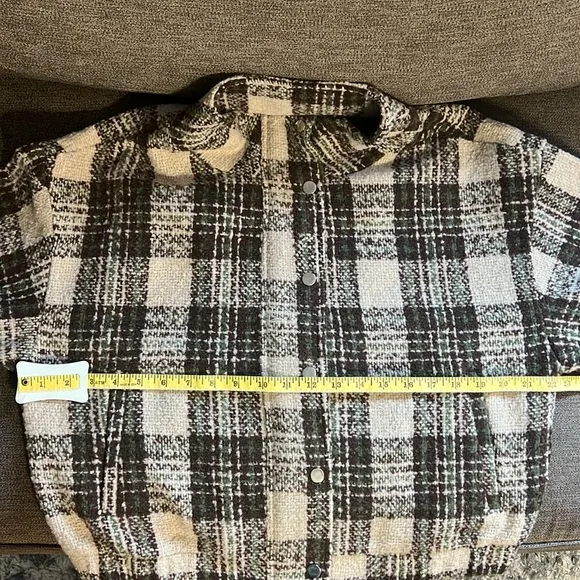New All in Favor Plaid Crop Jacket Women’s Size Large in Chestnut Plaid