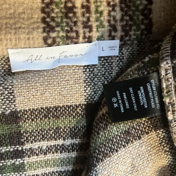 New All in Favor Plaid Crop Jacket Women’s Size Large in Chestnut Plaid