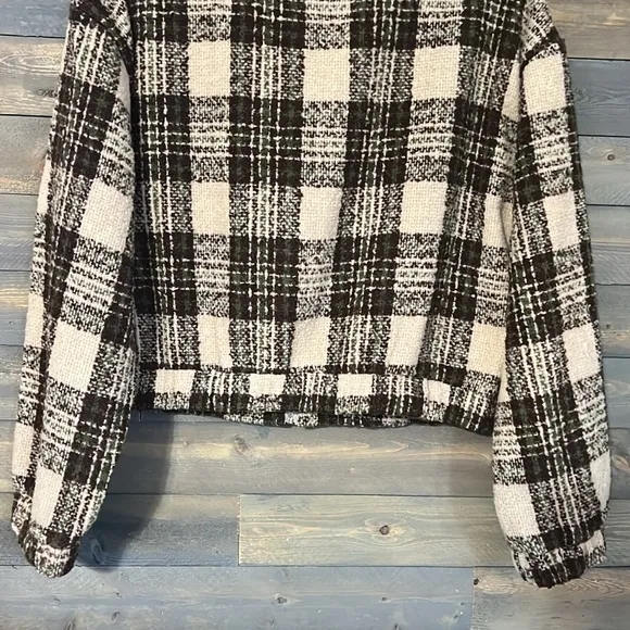 New All in Favor Plaid Crop Jacket Women’s Size Large in Chestnut Plaid