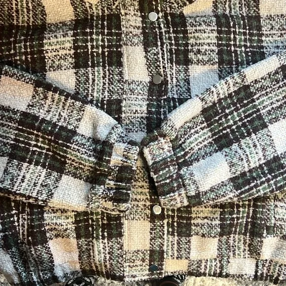 New All in Favor Plaid Crop Jacket Women’s Size Large in Chestnut Plaid