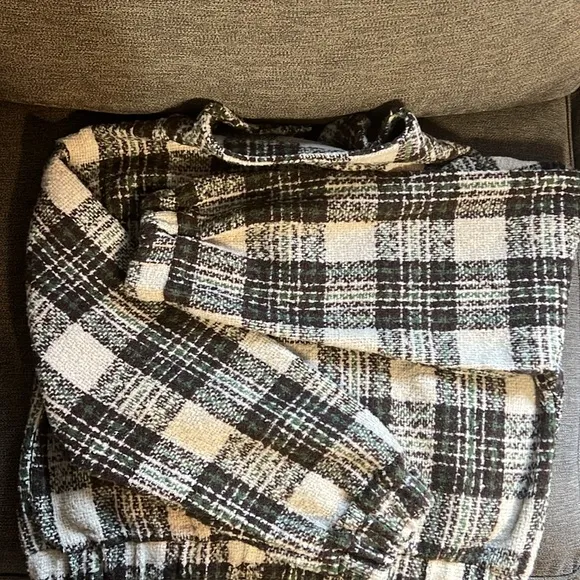 New All in Favor Plaid Crop Jacket Women’s Size Large in Chestnut Plaid