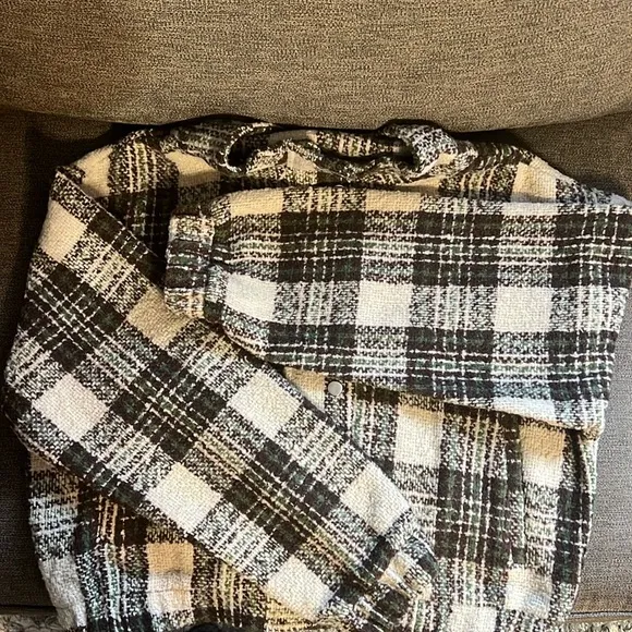 New All in Favor Plaid Crop Jacket Women’s Size Large in Chestnut Plaid