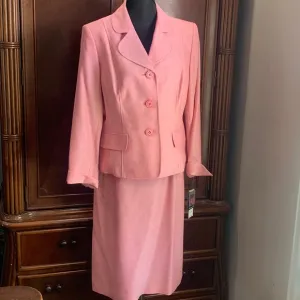New Jones Wear Women 3 Button Coral 2 pc Skirt suit - Size 14