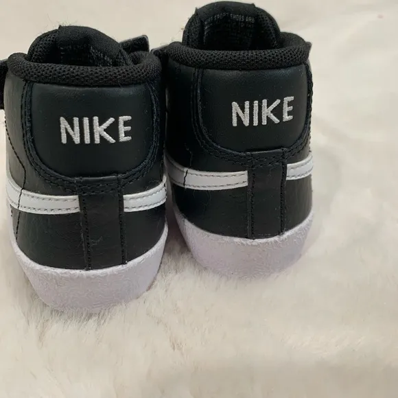 Nike Black Blazer mid 77 5C boys toddler
