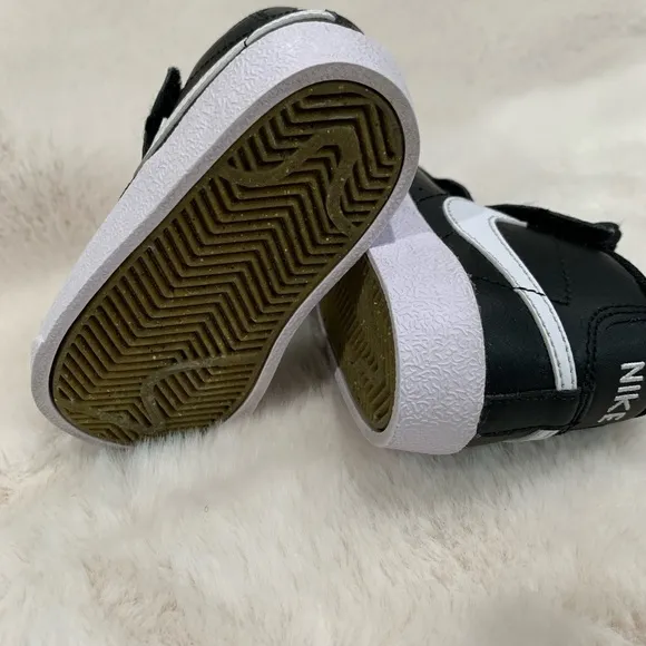 Nike Black Blazer mid 77 5C boys toddler