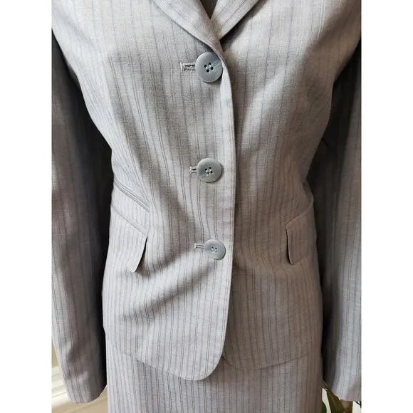 Nine West 2 Piece Skirt Suit Womens Size 4 Gray Striped Single Breasted 3 Button