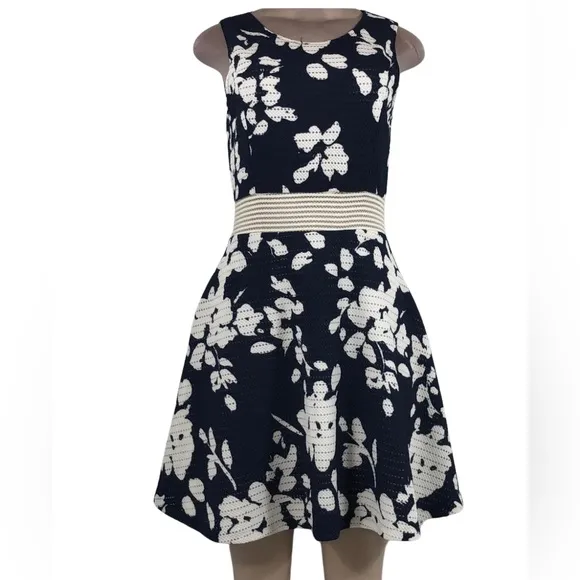 NWT AQUA Blue &amp; White Floral Sleeveless Fit &amp; Flare Dress Size Large $88 Crochet