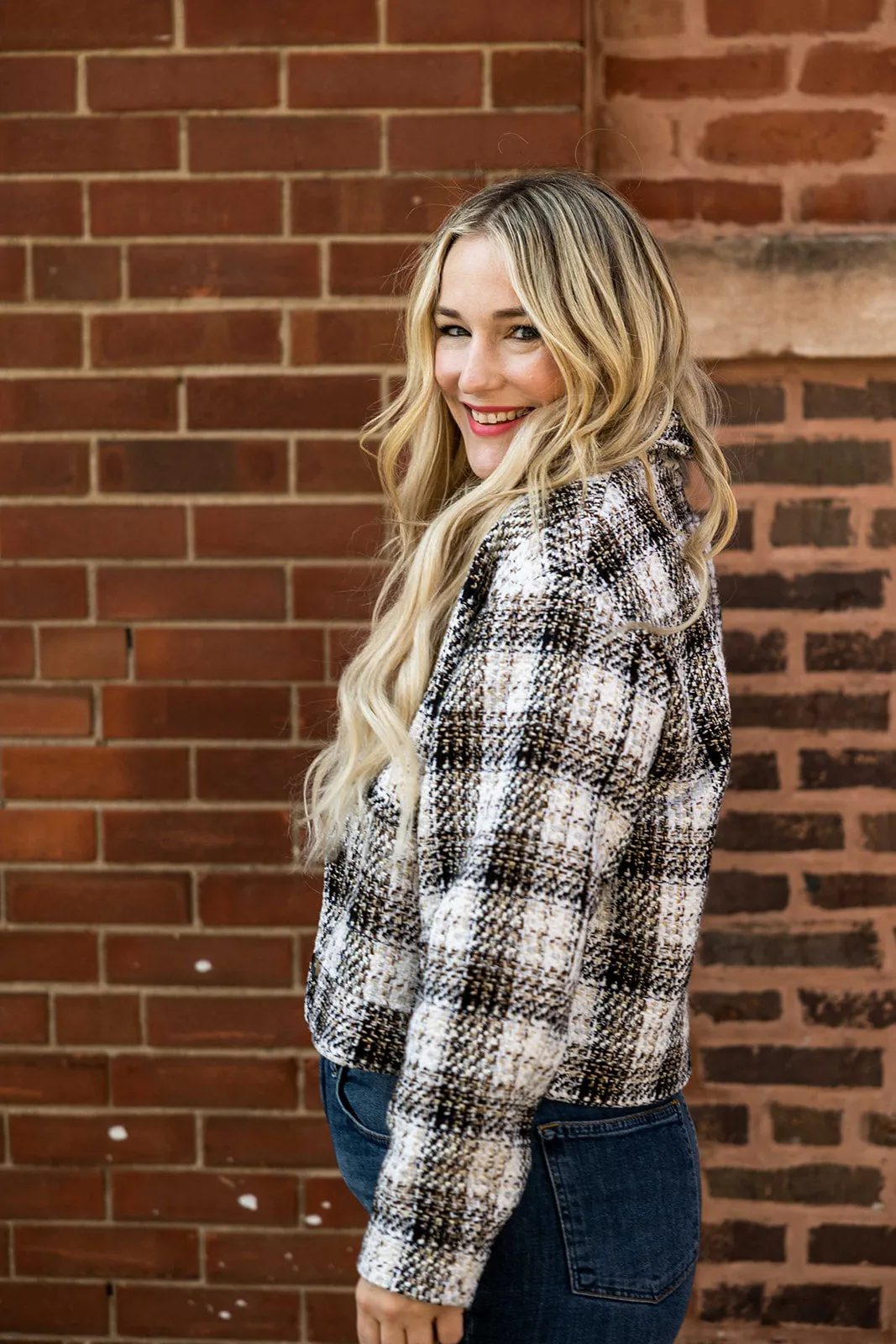 shuri cropped shacket in brown