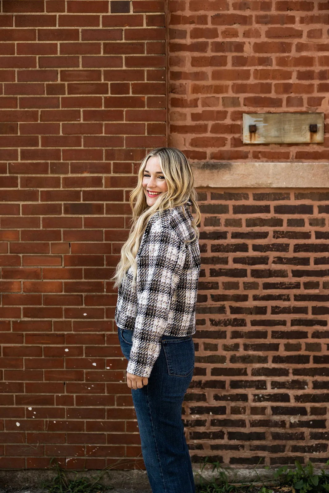 shuri cropped shacket in brown