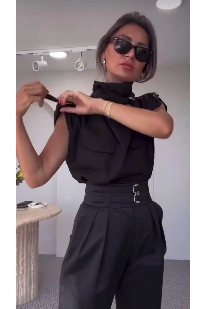 Slim-fit suit with high-neck vest