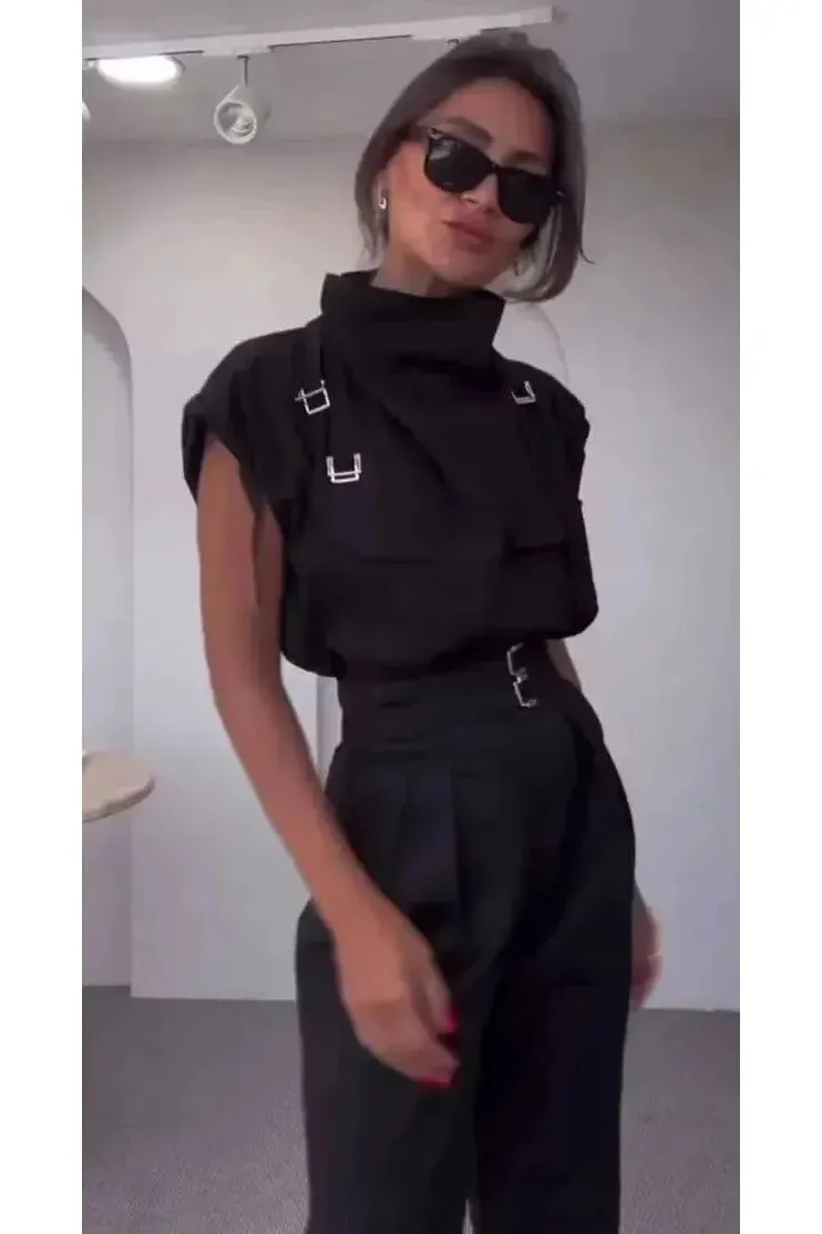 Slim-fit suit with high-neck vest