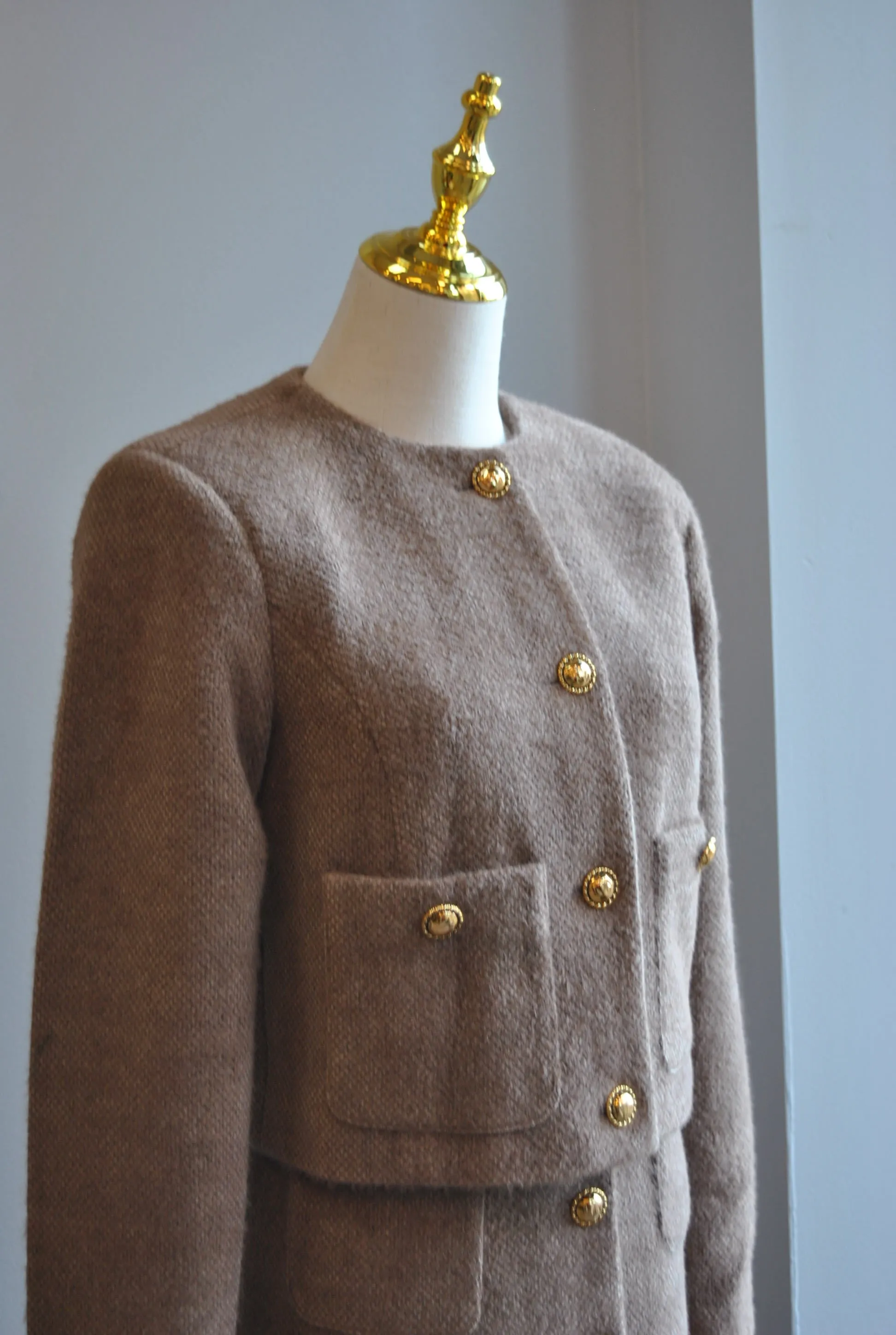TAUPE SET OF MINI SKIRT AND A CROPPED BLAZER