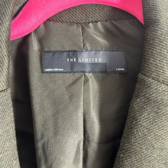The Limited XS cropped sleeve jacket NWT dark green
