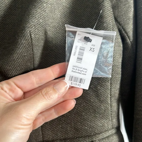 The Limited XS cropped sleeve jacket NWT dark green