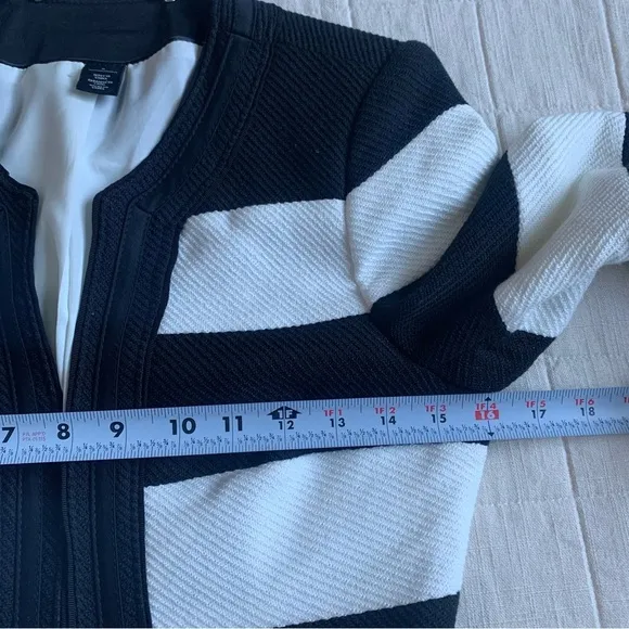 White House Black Market Cropped Striped Jacket Size 0